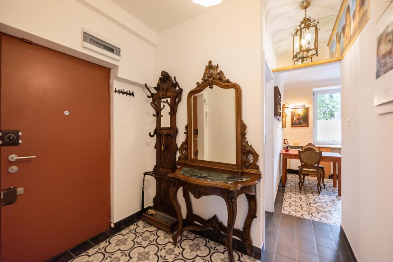 Downtown Antique Apartment Warsaw Luaran gambar