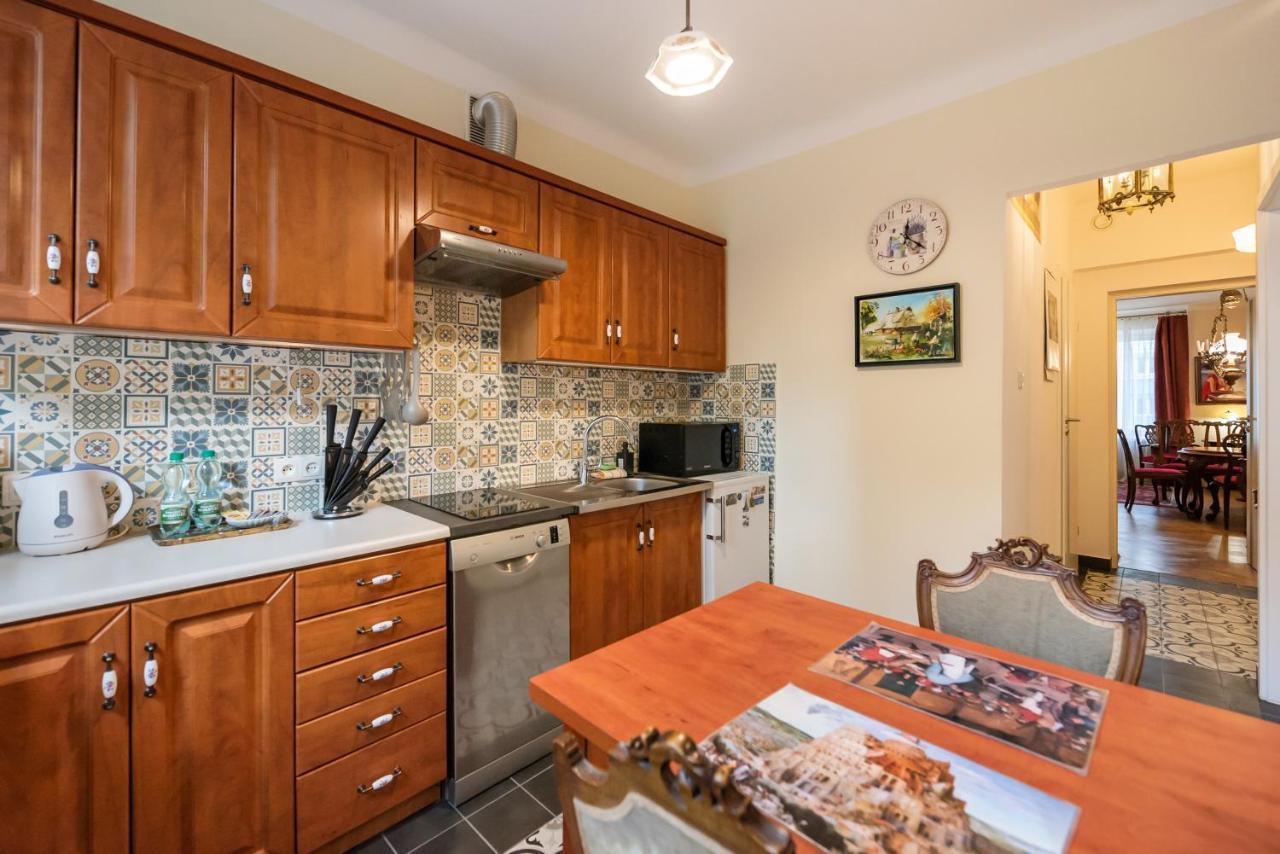 Downtown Antique Apartment Warsaw Luaran gambar