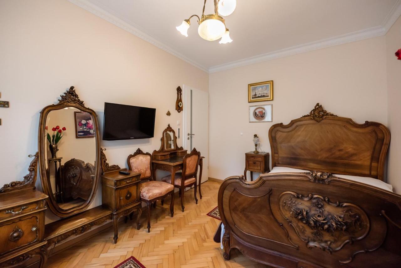 Downtown Antique Apartment Warsaw Luaran gambar